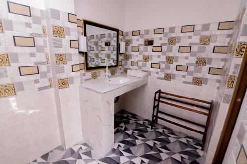 Un baño de Rathnapriya Oasis