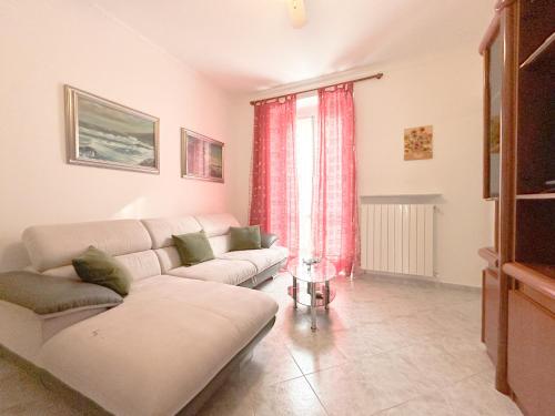 Χώρος καθιστικού στο Ikea e Metro 7 min - Appartamento Con Free Wifi