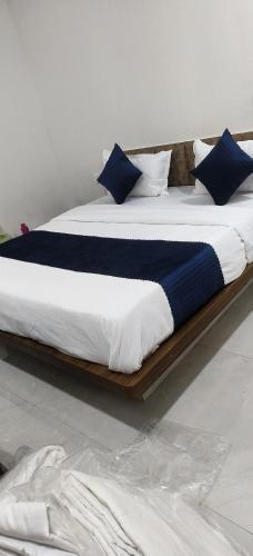 Fotografie z fotogalerie ubytování Hotel Krishna Palace v destinaci Kāmrej