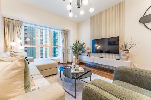 Upgraded 2BR with Partial Sea and City Views Near the Beach, Elite Residence, Dubai Marina by Deluxe Holiday Homes