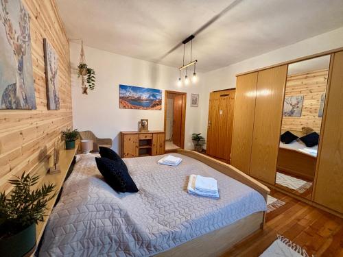 a bedroom with a bed in a room at Gasthof Frasswirt in Frass