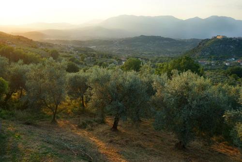 Galería fotográfica de Studio Panoramic with private terrace en Arpino
