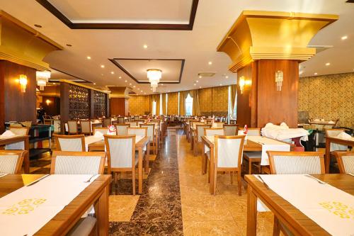 Restaurace v ubytování Throne Beach Resort & Spa - Ultra All Inclusive