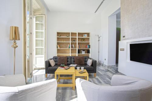 -MalagaSunApts-Merced Square Picasso Dream