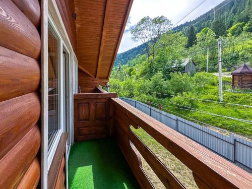 ホテルから撮影された、または一般的な山の景色