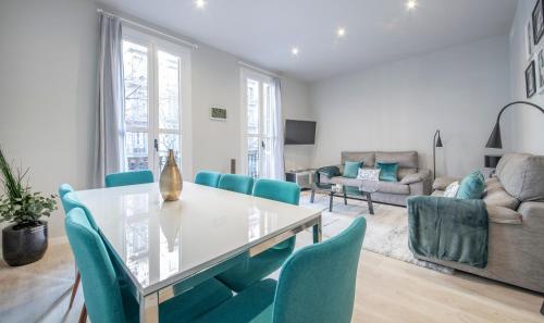Apartamento 4 dormitorios en Calle Roselló You Stylish Apartments