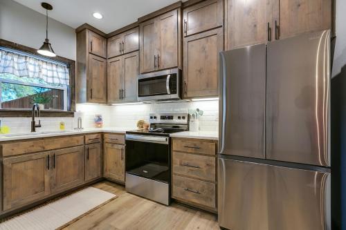 Dapur atau dapur kecil di Fort Concho 2 BR 2 and a half BA New