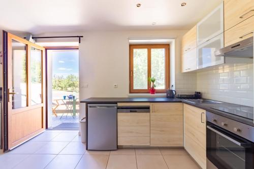 Dapur atau dapur kecil di Apartment for 2-3 people