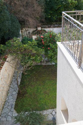 Κήπος έξω από το Villa Gina