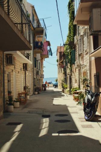 Spacious family apartment by the sea
