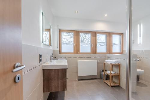 Ένα μπάνιο στο Ferienwohnung Moselblick Bernkastel-Kues