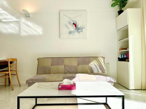 Photo de la galerie de l'établissement Alexendre 3 Elégant Studio Centre Cannes proche Palais des festivals, à Cannes