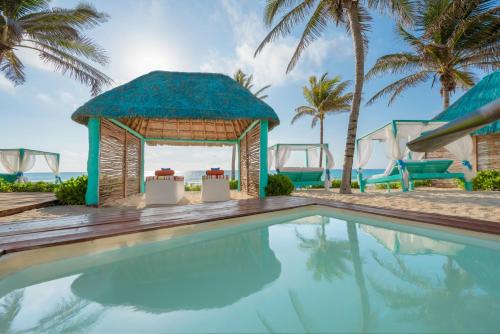 Kolam renang di atau dekat dengan Grand Oasis Cancun - All Inclusive