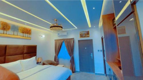 Gallery image of Kamara Lakeview Hotel in Wa