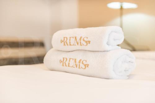 Comfortable apartment near the center by REMS
