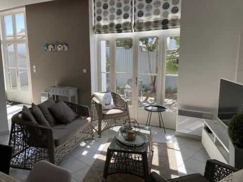 Charme et confort à St Martin de Ré avec terrasse & parking