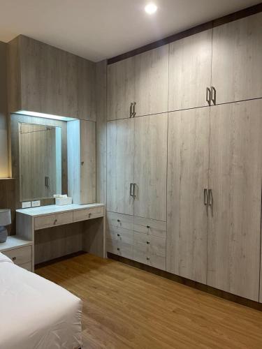 Ένα ή περισσότερα κρεβάτια σε δωμάτιο στο Jenista Pool Villa