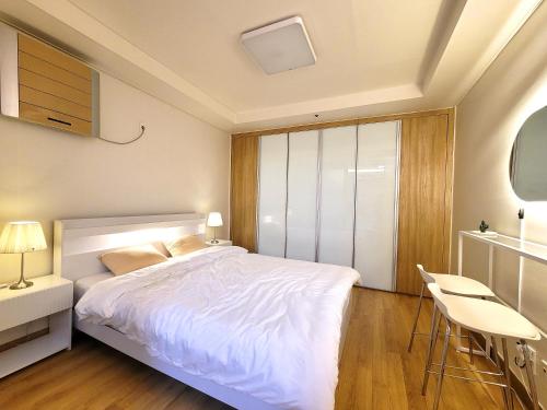 A comfortable Gangnam house in the city center-537にあるベッド