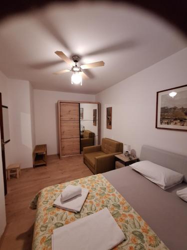 Apartmani MW , Zuti apartman