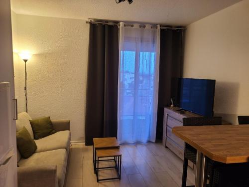 Studio 4 couchages, parking privé, à deux pas de la plage