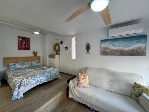 Postel nebo postele na pokoji v ubytování Monacodeluxe super equipado muy nuevo