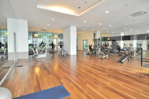 Fitness centrum a/nebo fitness zařízení v ubytování Stay at Regalia KLCC View Sky Pool