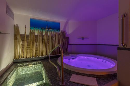 Fotografie z fotogalerie ubytování Medano Hotel and Spa v destinaci Cabo San Lucas