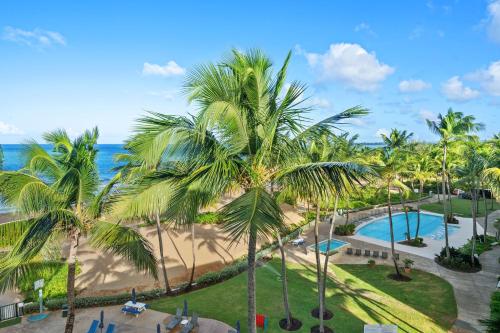 Πισίνα στο ή κοντά στο Luxury Condo Near San Juan