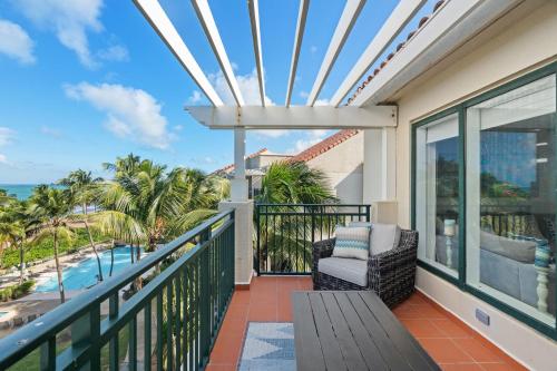 Μπαλκόνι ή βεράντα στο Luxury Condo Near San Juan
