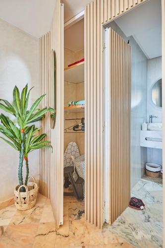 Amwaj Apt - Paradise Found Stunning Oceanfront Hideawayにあるバスルーム
