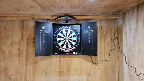 Imagen de la galería de Forest Retreat Log Burner Dog Friendly Wifi, en Cymmer