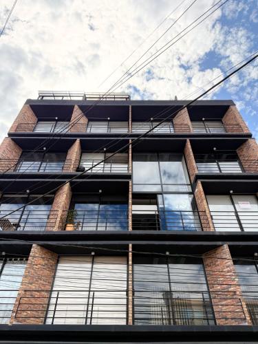 El edificio en el que está el departamento