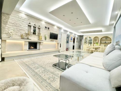 Villasonboard 3 Bed Penthouse Veranda Beach view jacuzzi Vouliagmeni Riviera