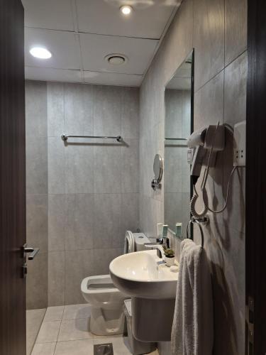 Ένα μπάνιο στο Bliss at the Fields, 5BR Villa with Garden in Meydan