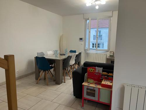 Φωτογραφία από το άλμπουμ του Maison pour 4 à 8 personnes à 15 min de Disney σε Nanteuil-lès-Meaux