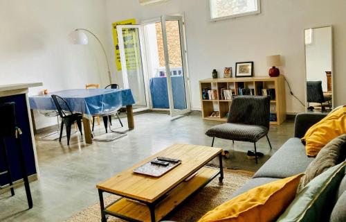 Photo de la galerie de l'établissement Appart 70M2 T3 Cosy Calme et Spacieux Idéalement Situé, à Sète