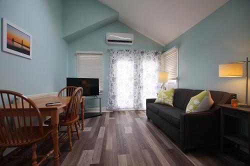 Gallery image of Grand Harbor Apartments 209 Clinton Unit 3 in Grand Haven