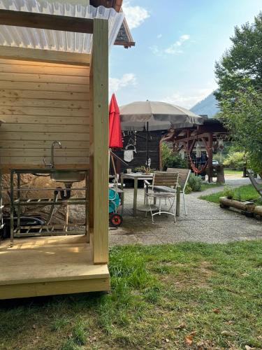 Nespecifikovaný výhled na hory nebo výhled na hory při pohledu z luxury tent