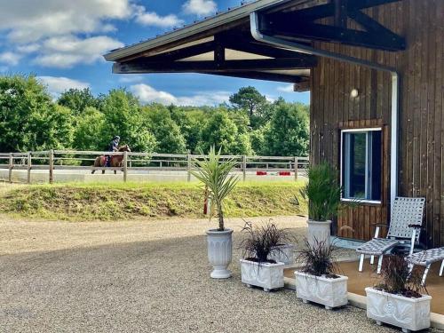 Photo de la galerie de l'établissement Holiday apartment in Saint Avit with 2 bedrooms, à Saint-Avit