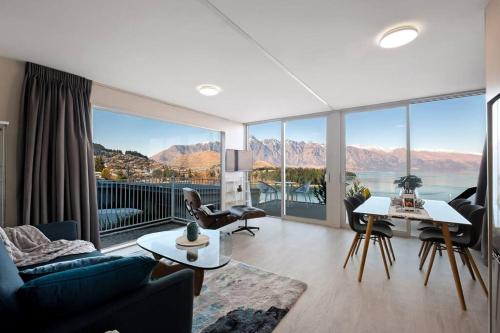 Gambar di galeri bagi Spectacular VIEWS 2 Bedrooms & BIG DECK di Queenstown