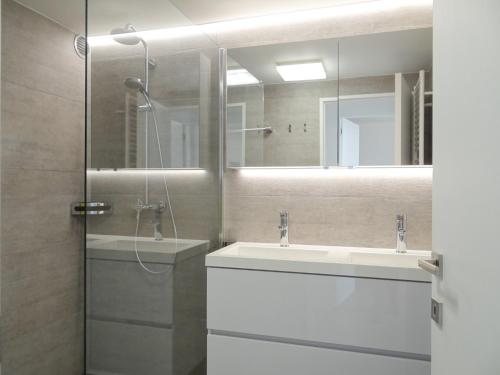 Koupelna v ubytování Apartment in Nieuwpoort by the North Sea