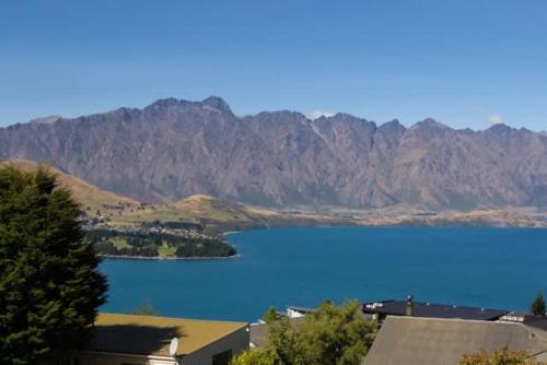 Gallery image of Spectacular views large 3-bedroom house in Queenstown