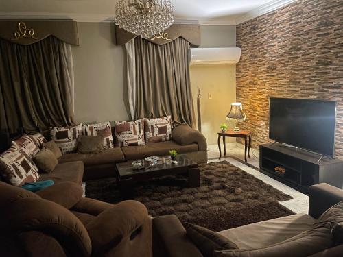 Cozy 2bd apt private compound Beverly hills egypt sheikh zayed