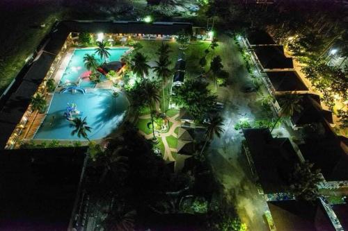 Bazén v ubytování Amontay Beach Resort nebo v jeho okolí
