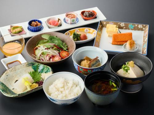 Jídlo v ryokanu nebo okolí