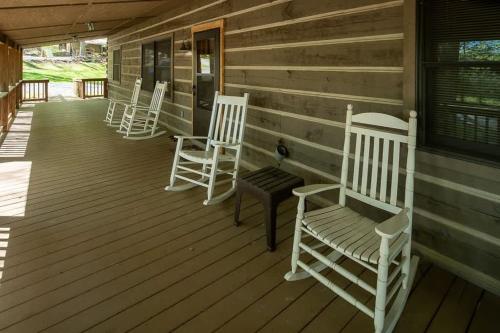 Φωτογραφία από το άλμπουμ του Cozy ‘Grey Fox’ Cabin Between Boone & Blowing Rock σε Blowing Rock