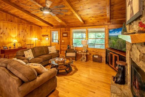 Φωτογραφία από το άλμπουμ του Cozy ‘Grey Fox’ Cabin Between Boone & Blowing Rock σε Blowing Rock