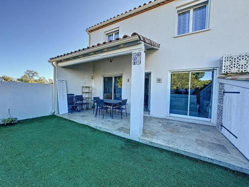 Maison mitoyenne climatisée pour 6 pers. à Saintes-Maries-de-la-Mer - FR-1-475-149