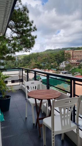 Μπαλκόνι ή βεράντα στο Baguio Brentwood Villas and Cafe