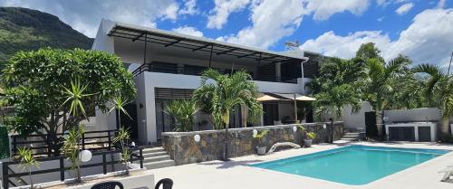 Endless Summer Apartments-Tourism Permit Certified